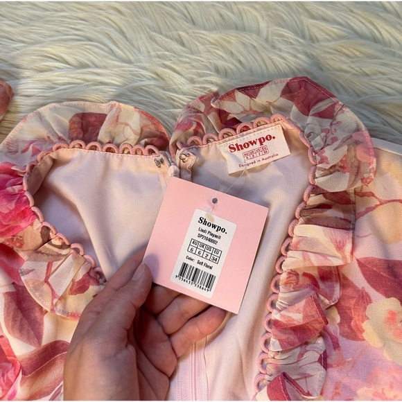 SHOWPO Liadi Playsuit Longsleeve Plunge Playsuit In Soft Floral - Picture 9 of 9